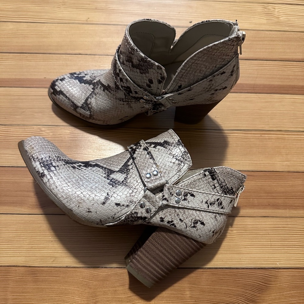 Faux snakeskin ankle boots, size 7